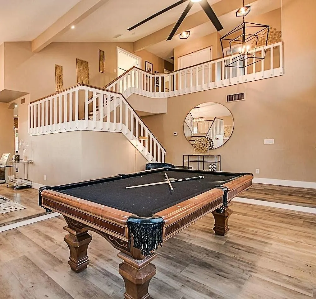 Spacious 5-Bed, 3-Bath Home! Φοίνιξ