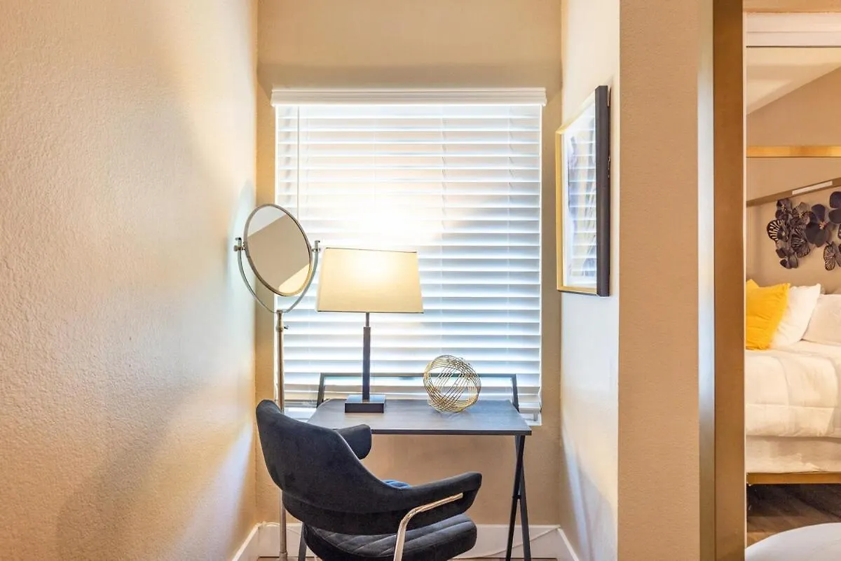 Spacious 5-Bed, 3-Bath Home! Φοίνιξ