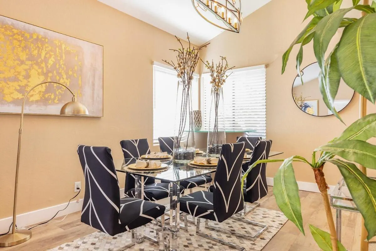 Spacious 5-Bed, 3-Bath Home! Φοίνιξ