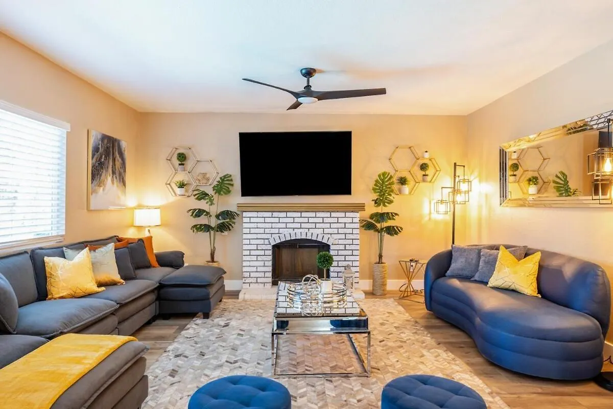 Spacious 5-Bed, 3-Bath Home! Φοίνιξ